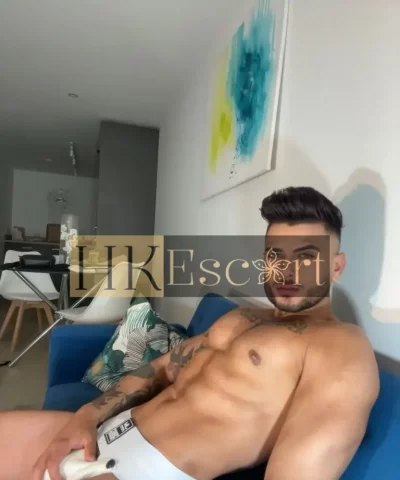 Yan, 25 years old, weight 77 kg, height 180 cm